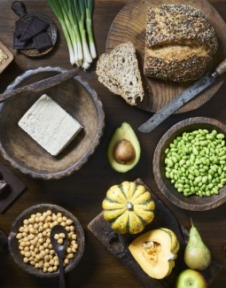رژیم غذایی گیاهخواری: همه چیزهایی که باید در مورد رژیمهای غذایی بر پایه گیاه بدانید